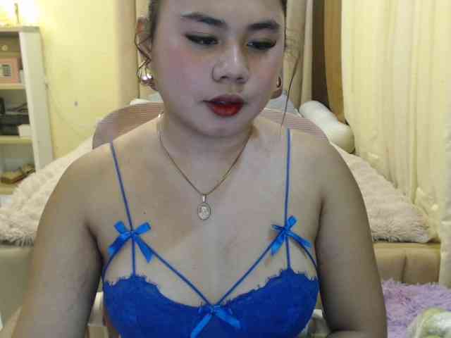 Urasianladyfox2xx webcam