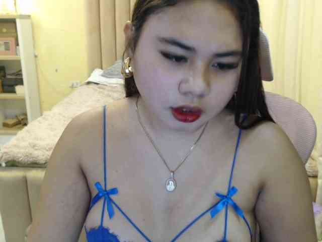 Urasianladyfox2xx webcam