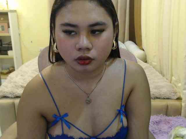 Urasianladyfox2xx webcam