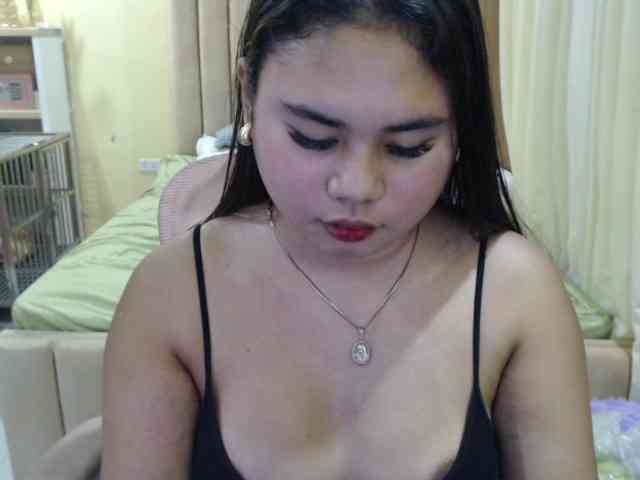 Urasianladyfox2xx webcam