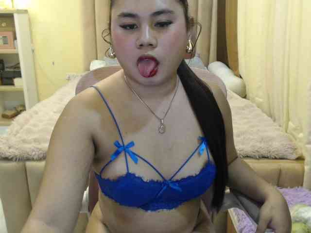 Urasianladyfox2xx webcam