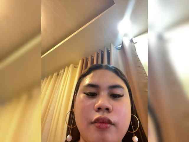 Urasianladyfox2xx webcam