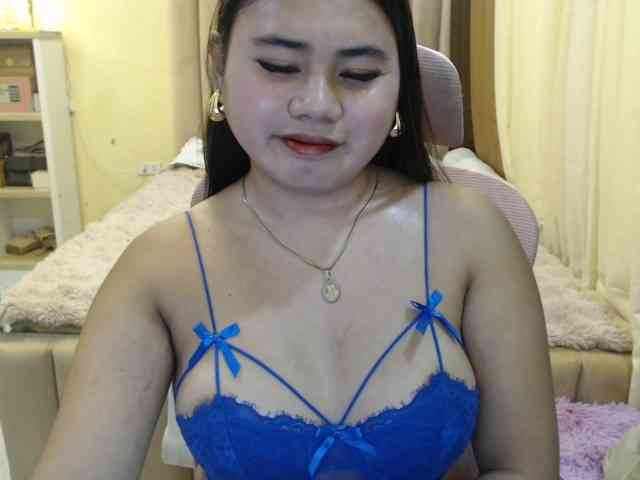 Urasianladyfox2xx webcam
