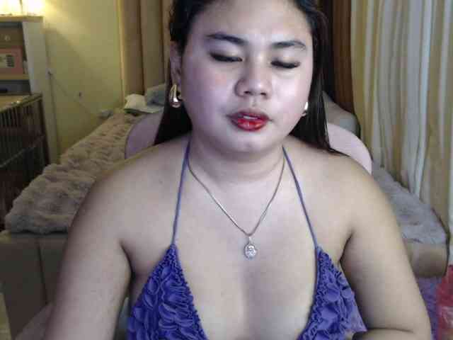Urasianladyfox2xx webcam