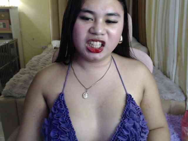 Urasianladyfox2xx webcam