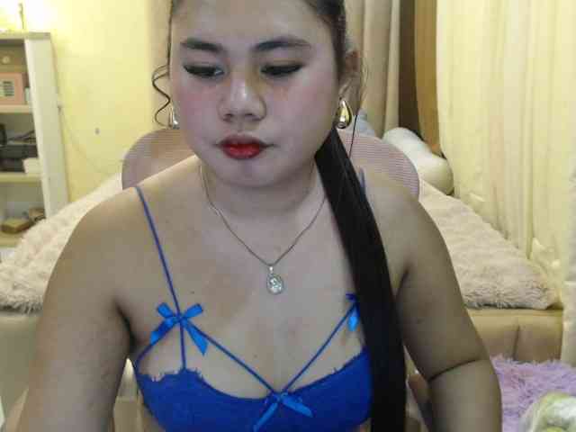 Urasianladyfox2xx webcam