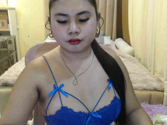 Urasianladyfox2xx webcam