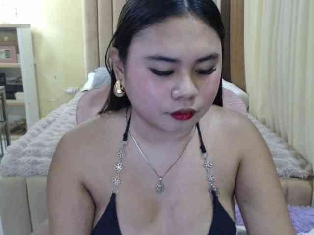 Urasianladyfox2xx webcam