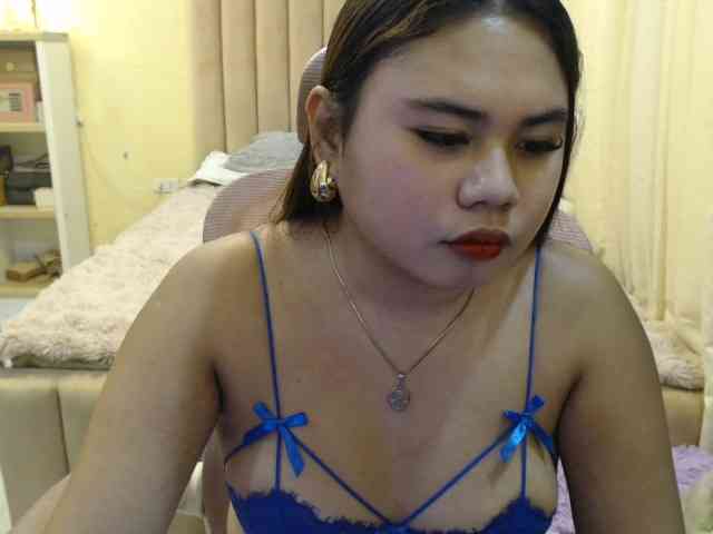 Urasianladyfox2xx webcam