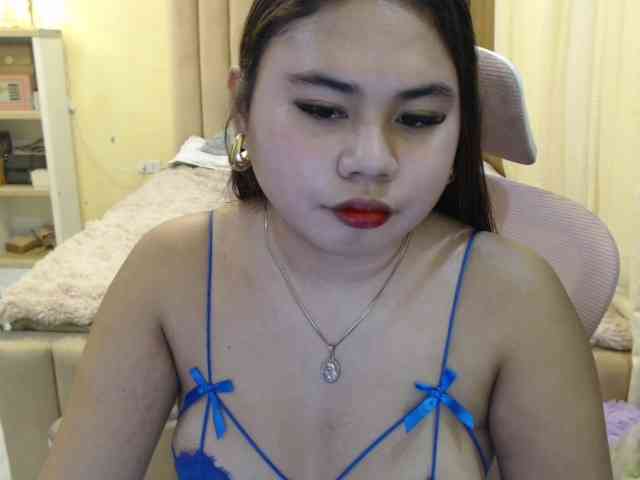 Urasianladyfox2xx webcam