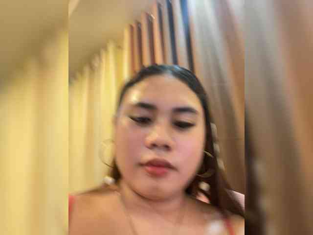 Urasianladyfox2xx webcam