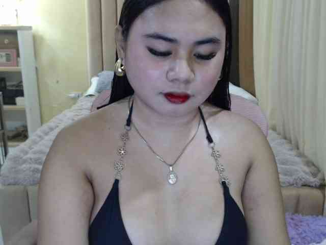 Urasianladyfox2xx webcam