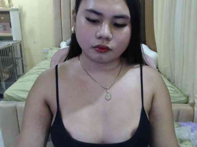 Urasianladyfox2xx webcam