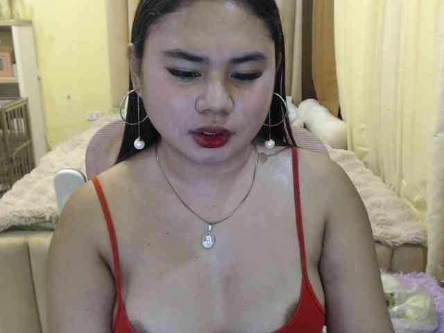 Urasianladyfox2xx webcam