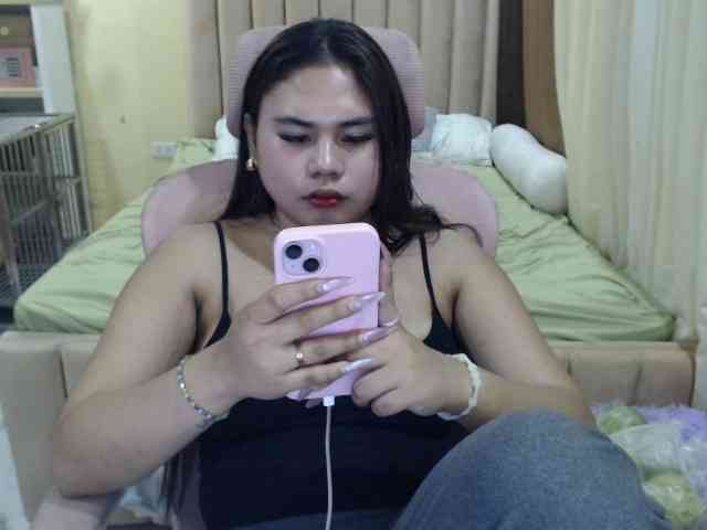 Urasianladyfox2xx webcam