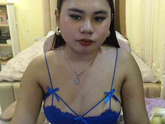 Urasianladyfox2xx webcam