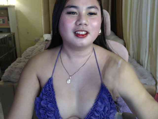 Urasianladyfox2xx webcam