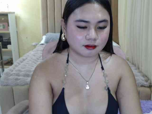 Urasianladyfox2xx webcam