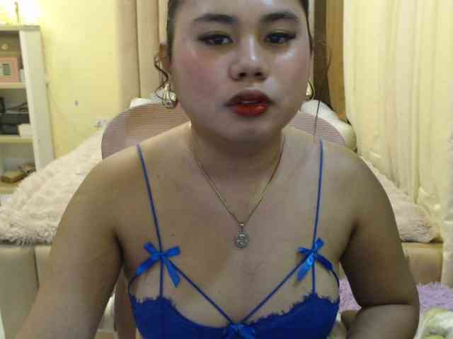 Urasianladyfox2xx webcam