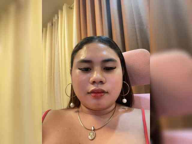 Urasianladyfox2xx webcam