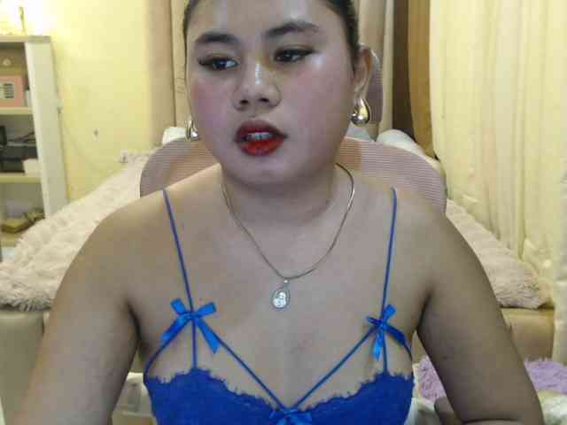 Urasianladyfox2xx webcam