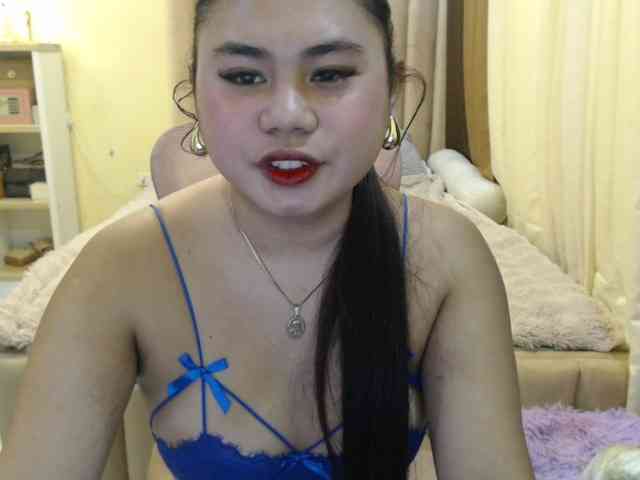 Urasianladyfox2xx webcam