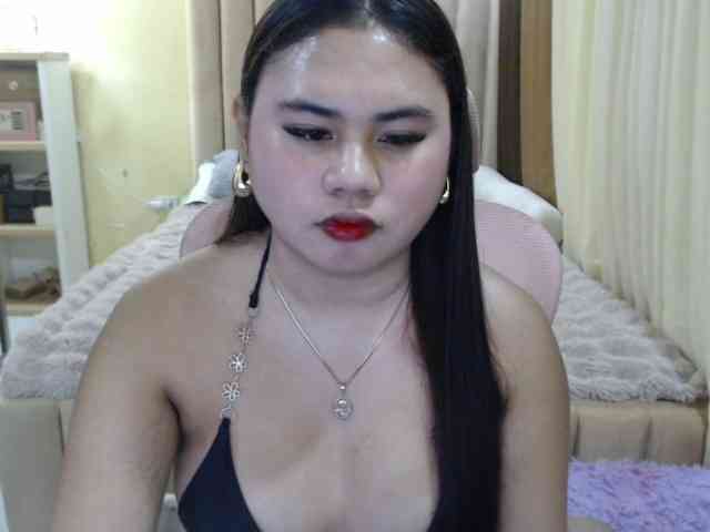 Urasianladyfox2xx webcam