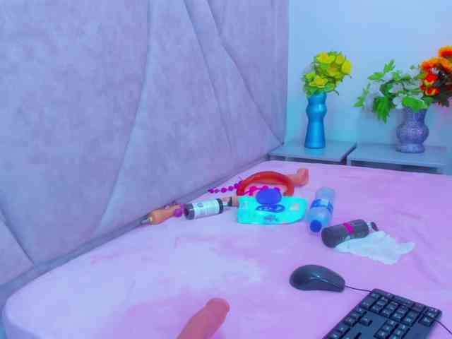 JuliethaWhitee webcam