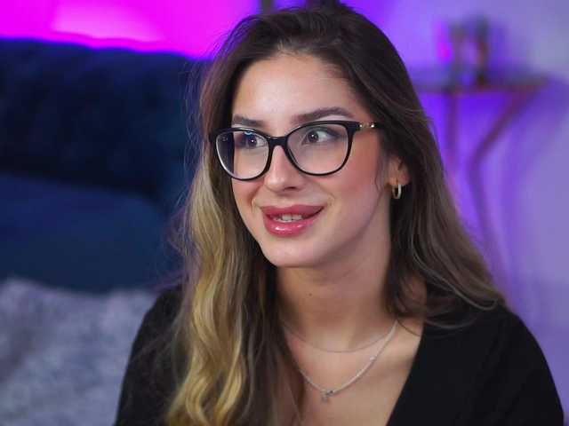 Accedi alla chat con il nickname MaddieBryggs MaddieBryggs