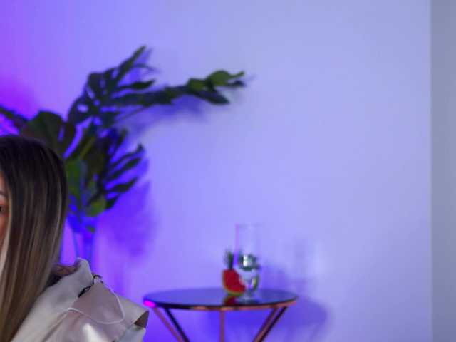 Entra en el chat con el modelo MaddieBryggs MaddieBryggs