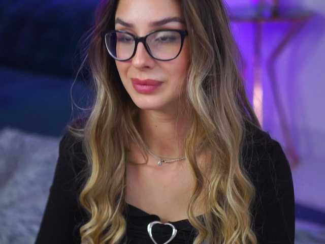 Vai a chattare su MaddieBryggs MaddieBryggs