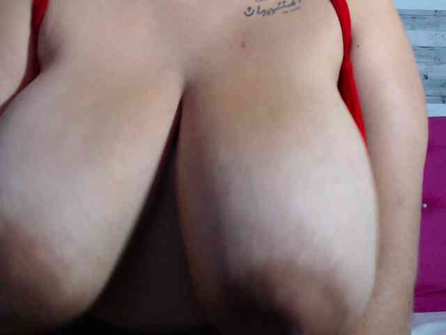 Bignaturalboobs webcam