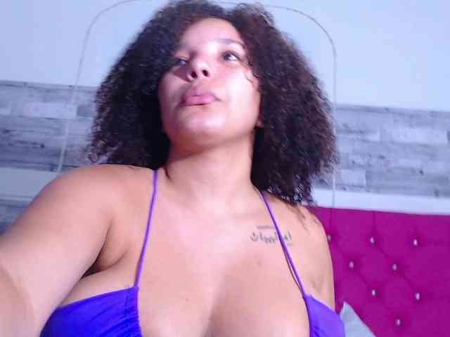 Bignaturalboobs webcam