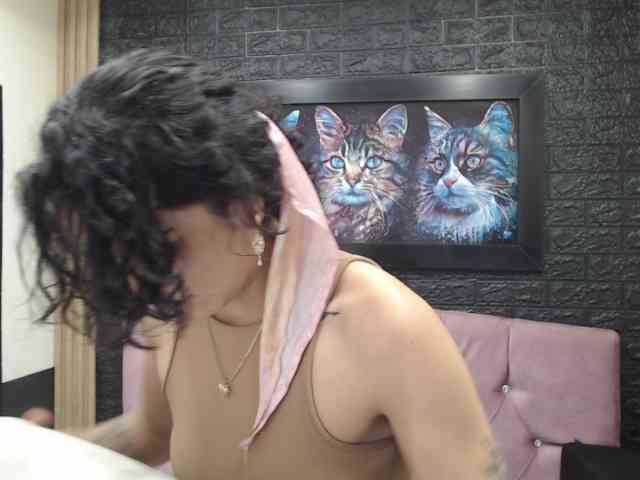 hot-and-fucking-girl webcam