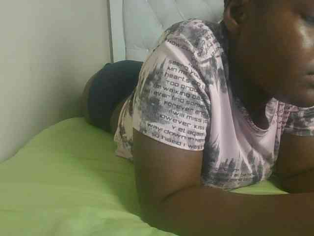 Sexyicey webcam