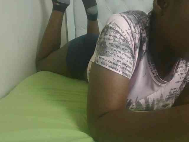 Sexyicey webcam