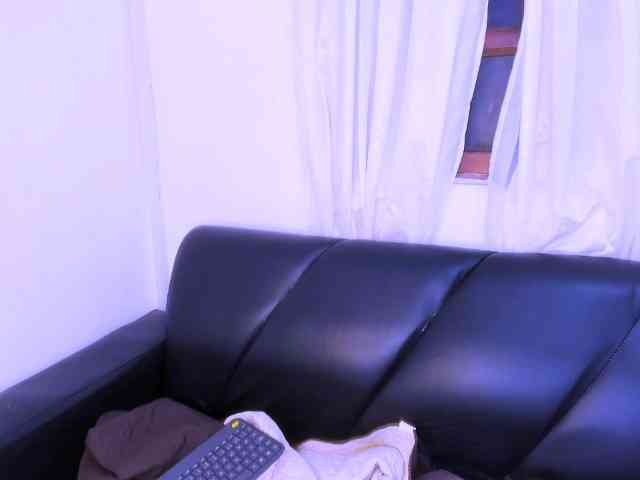 nahomy-ryans webcam