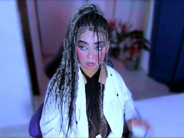 nahomy-ryans webcam