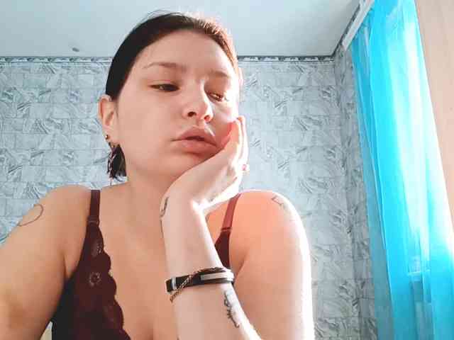 MarcelleGodbold webcam