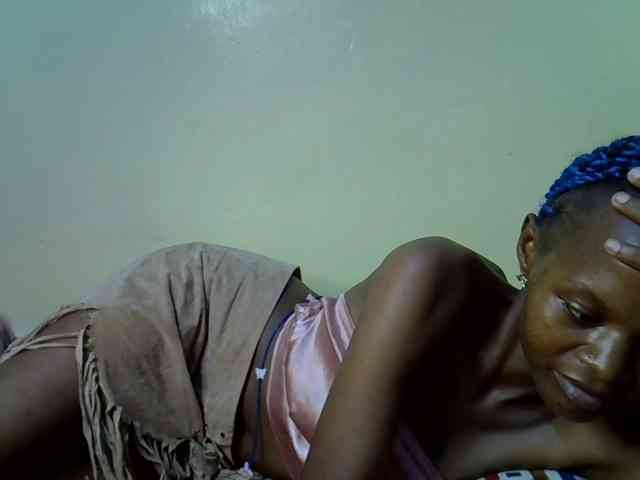 Hotdreamteen001 webcam