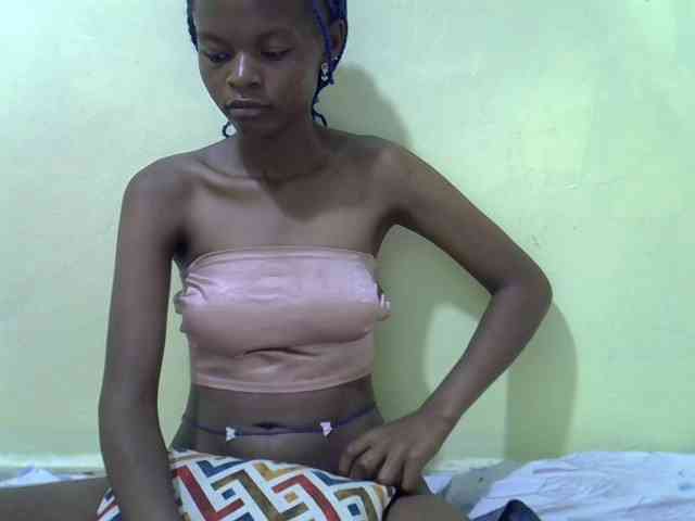 Hotdreamteen001 webcam