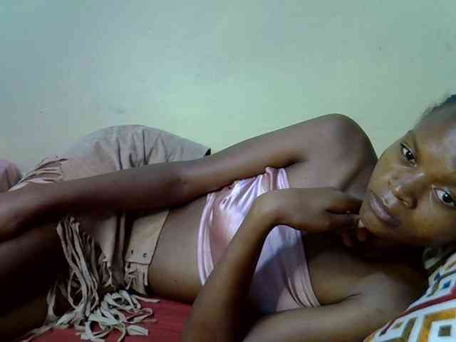 Hotdreamteen001 webcam