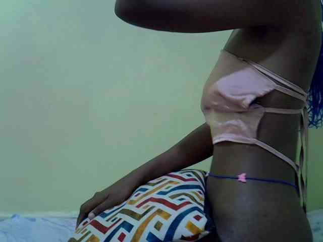 Hotdreamteen001 webcam