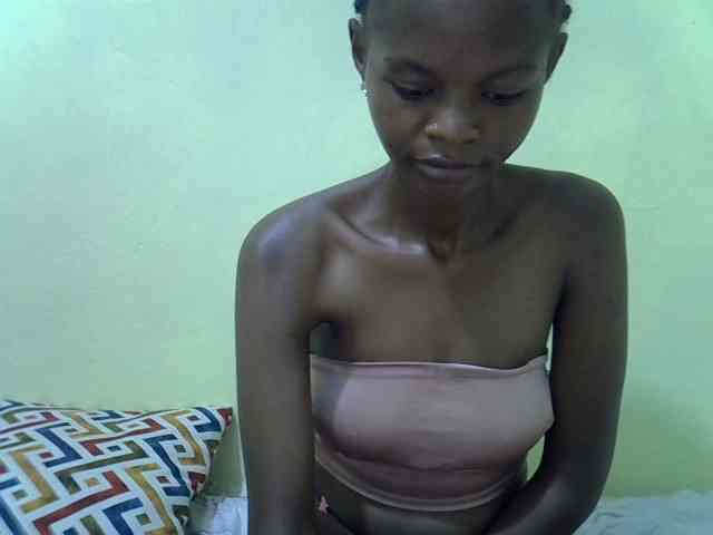 Hotdreamteen001 webcam