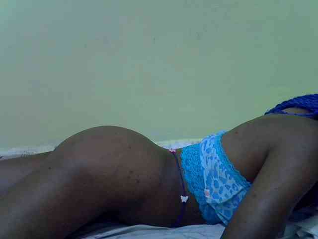 Hotdreamteen001 webcam