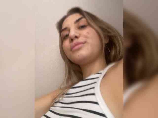 Aleksandra1223 webcam