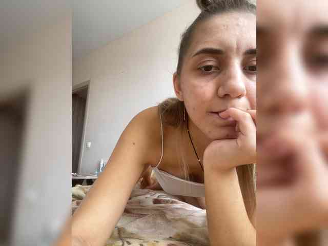 Aleksandra1223 webcam