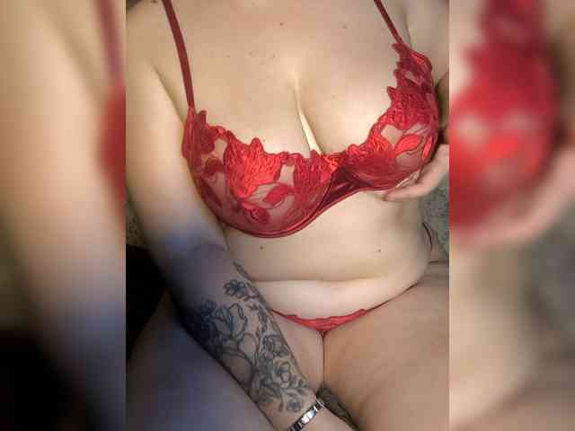 Sexymomy webcam
