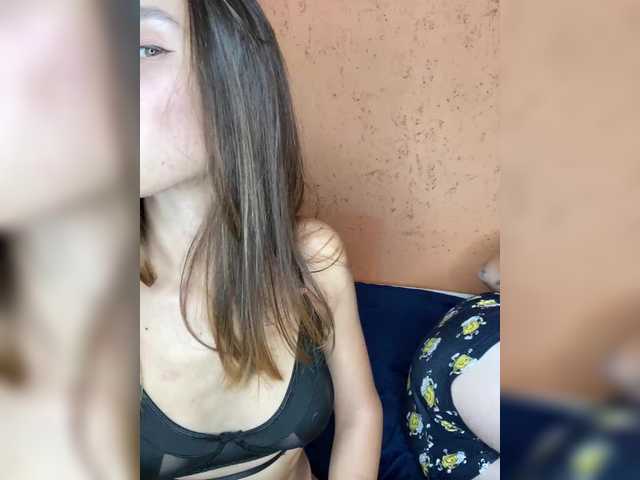 Entrez le videochat erotique avec le
modèle Cat-meowa Cat-meowa