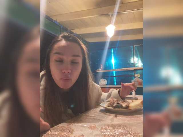 Vai a chattare su Cat-meowa Cat-meowa